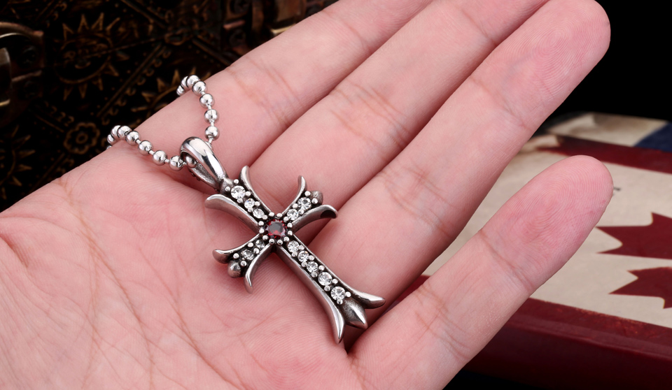 Řetízek kříž s lebkami (ocelový) 2