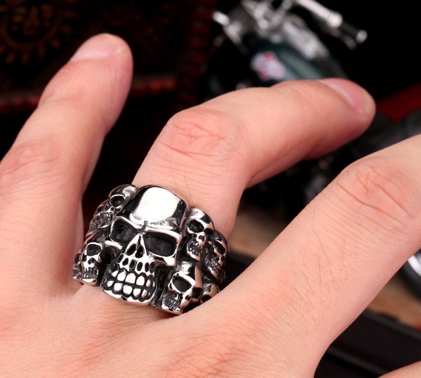 Prstýnek lebky (ocel) 3 - menší