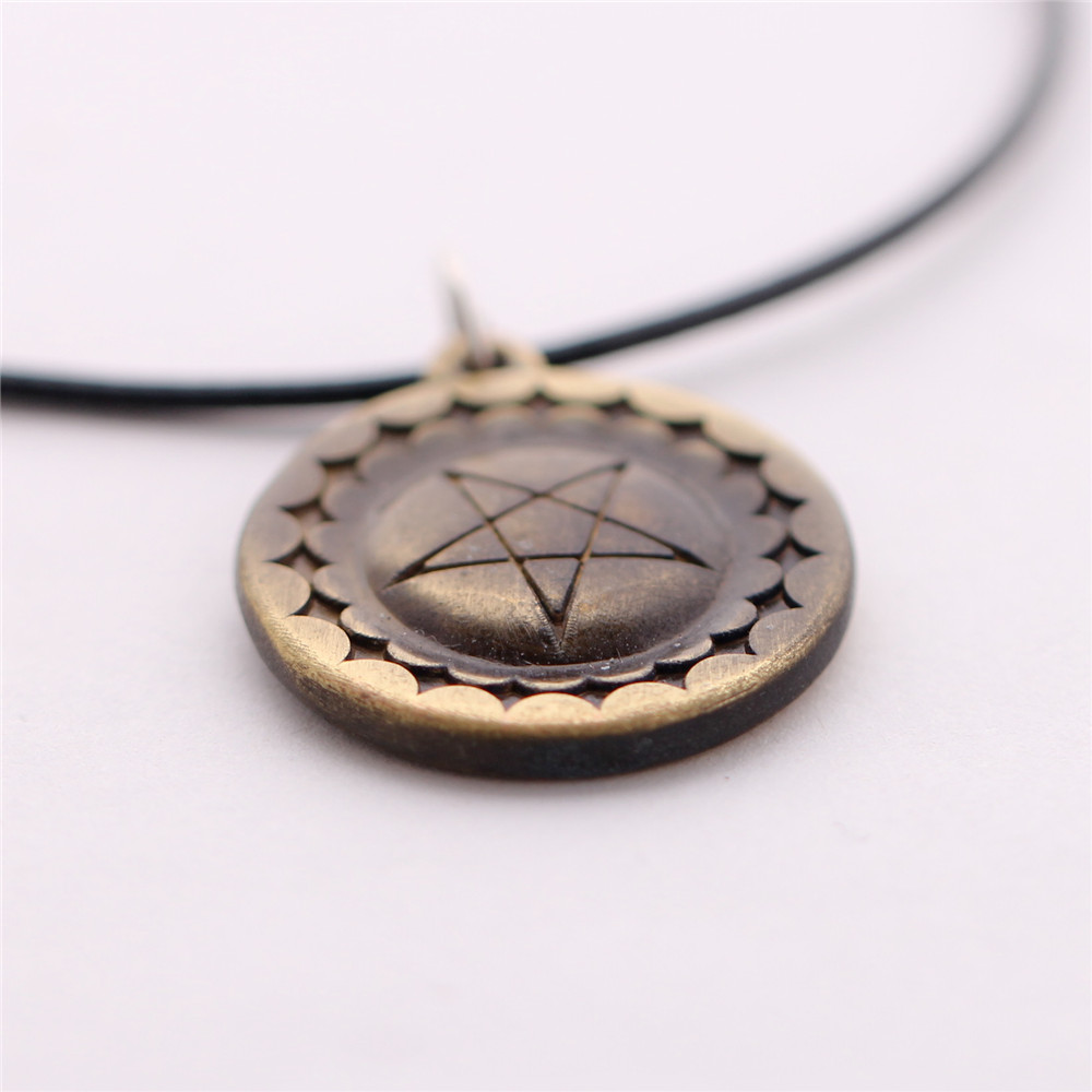 Řetízek Supernatural (Lovci duchů) - pentagram (32) 