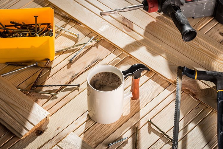 Hrnek kutil - kladivo