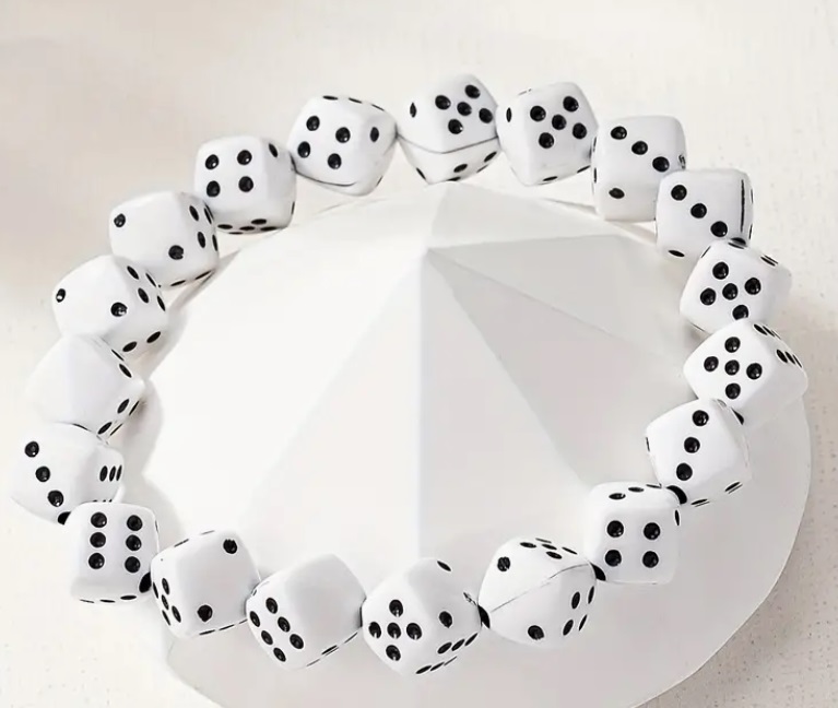 Náramek hrací kostky