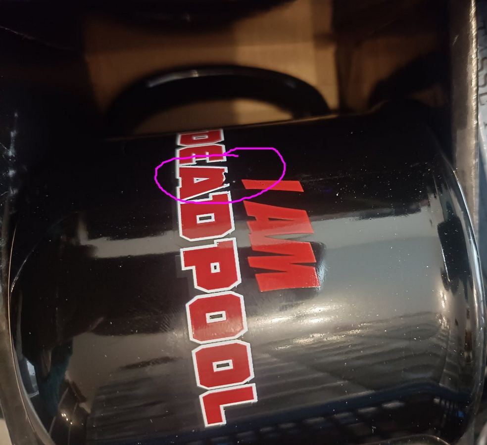 Hrnek Deadpool - černý - 2. jakost