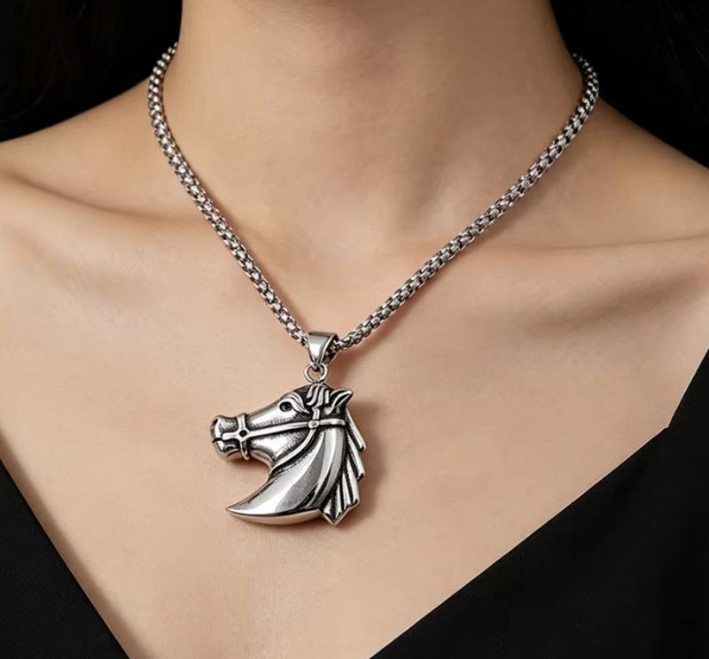 Řetízek kůň (ocelový) 23