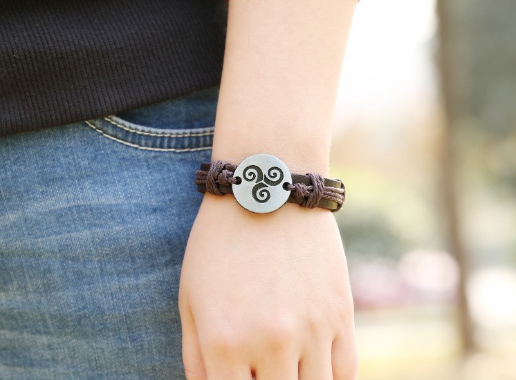 Náramek Teen Wolf (Vlčí mládě), Triskelion