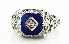 Prsten Upíří deníky Caroline Forbes