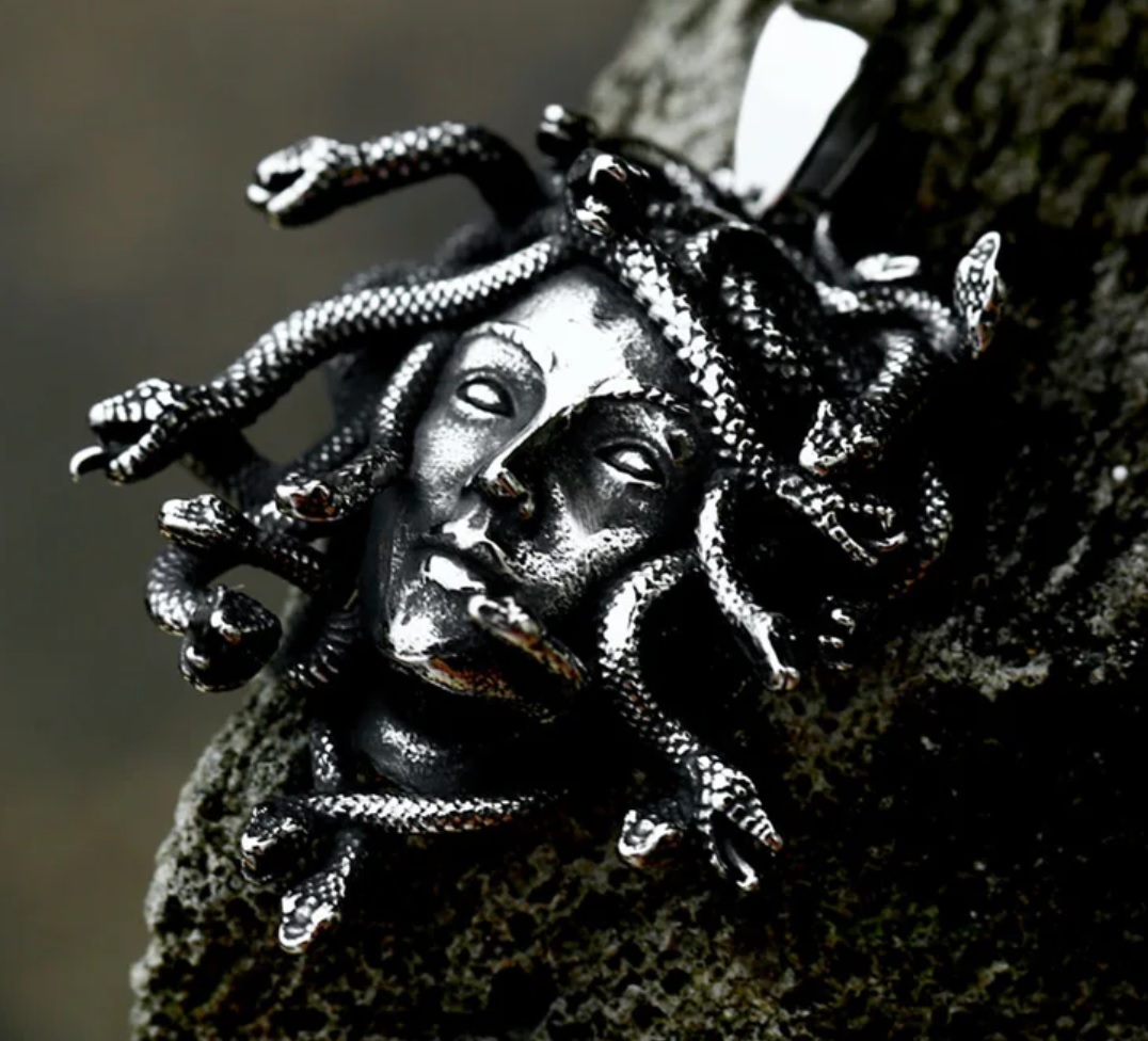 Řetízek medúza a hadi (ocel) 2