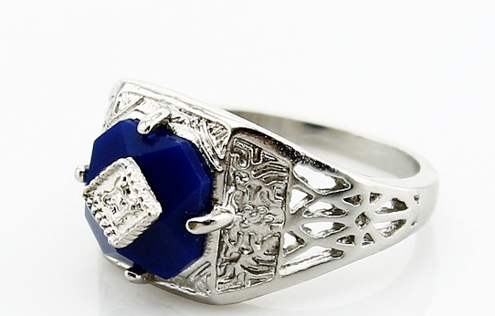 Prsten Upíří deníky Caroline Forbes