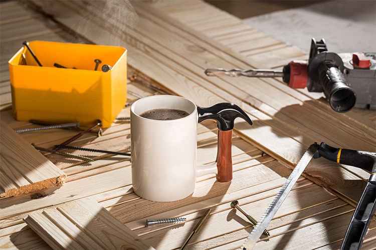 Hrnek kutil - kladivo