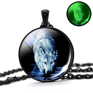Řetízek vlk - svítí ve tmě (17)