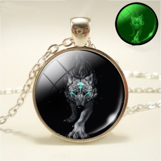 Řetízek vlk - svítí ve tmě (31)