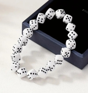 Náramek hrací kostky
