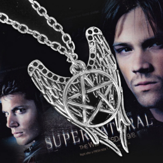 Řetízek Supernatural - pentagram s křídly